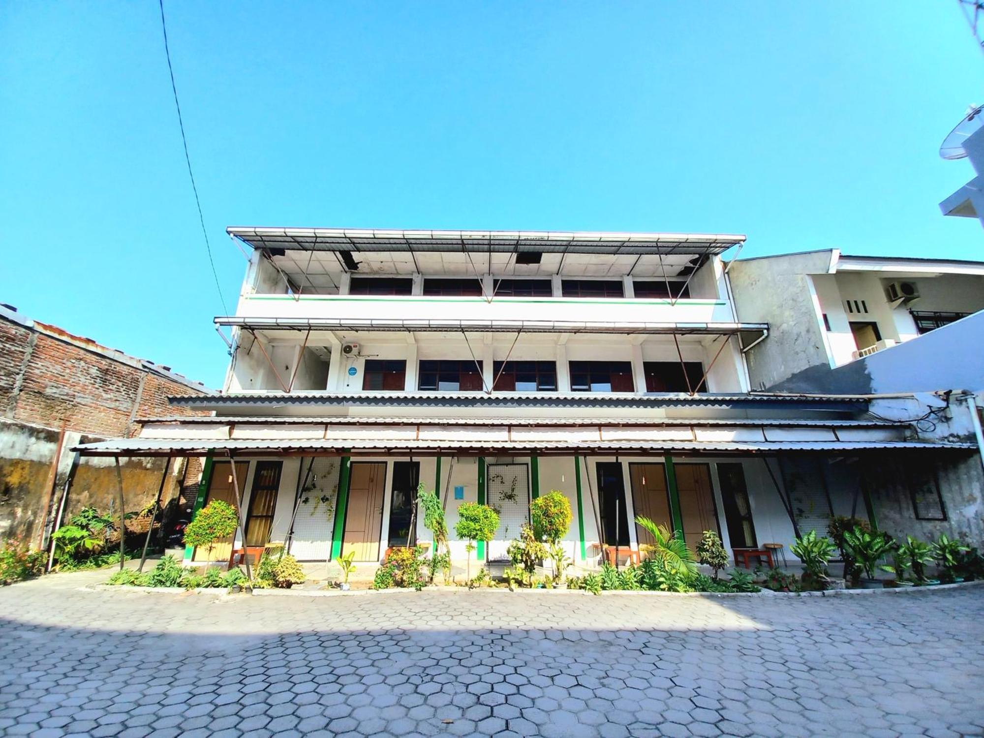 Hotel Jogja Kili Suci By Simply Homy Yogyakarta Exterior foto